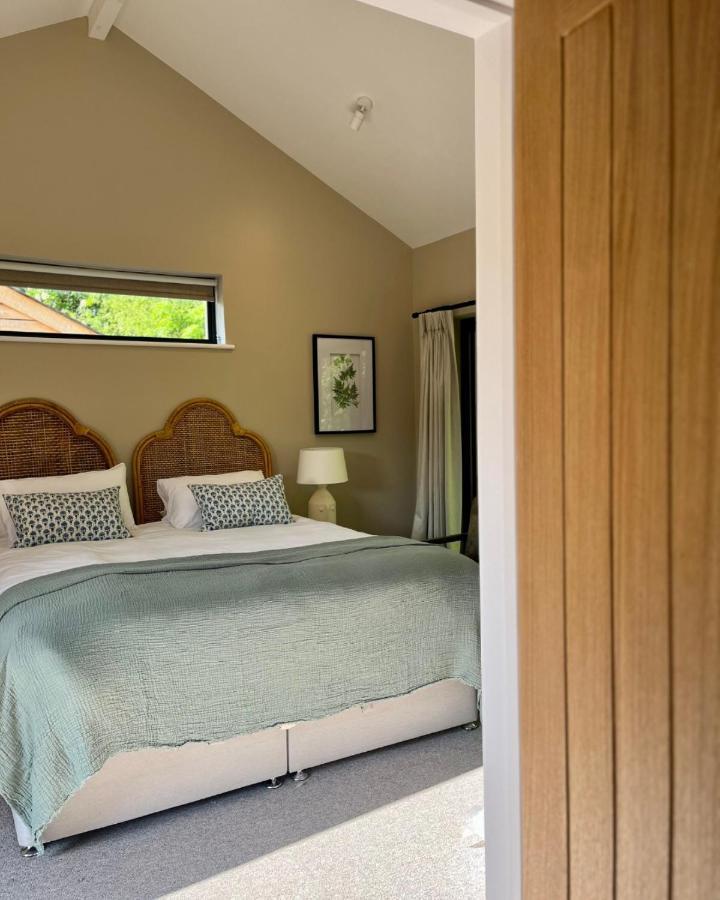 The Weeping Willow Bury St. Edmunds Extérieur photo